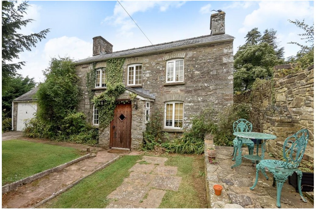 RBBProperty's tweet photo. What do you think of this delightful stone cottage in Hay on Wye? #hayonwye #home https://t.co/x4zzTCLSz2 https://t.co/VmJNI6yVnn