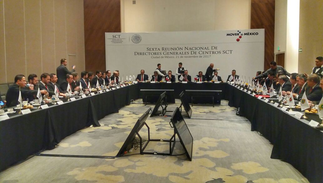 rortizes's tweet photo. Presentes en la #sextareunion de directores de centros  @SCT_mx , institución que promueve el desarrollo en #Infraestructura , #Transporte y #Comunicaciones por el bienestar de #mexico ; el @gobmx siempre cerca de la ciudadanía ... @gruizesp @oscarcallejo , #Queretaro https://t.co/PZtGMuX1Ty