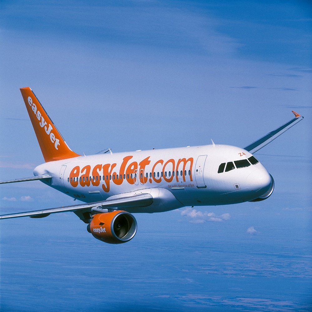 socialbizznet's tweet photo. Easyjet reportó un número de pasajeros récord en el tercer trimestre gracias al flojo desempeño de otras compañias #negocios #easyjet https://t.co/F0thch5vHJ