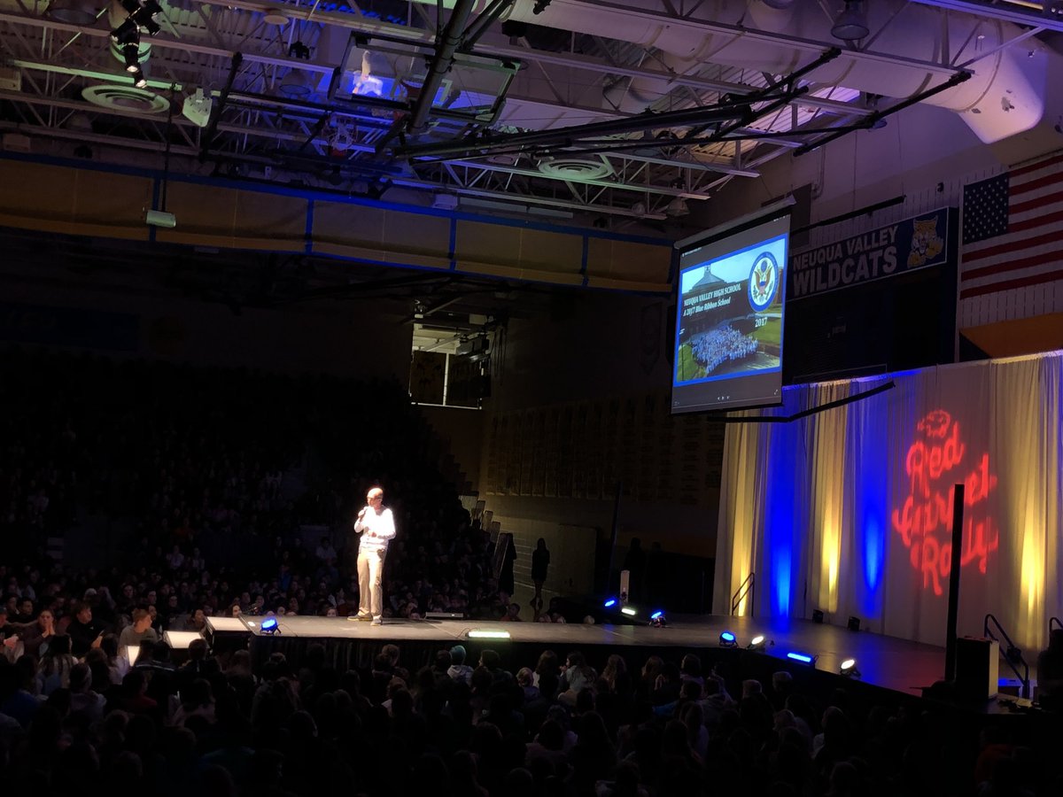 jhans82's tweet photo. Thankful to work at such a great place! #neuqualove #nvhs https://t.co/Ldk4ng9pTD