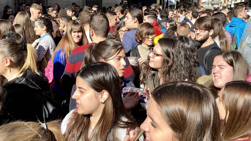 ma_collado's tweet photo. Gracias, en mi nombre y en el de toda la @uclm_es, a los estudiantes, a sus representantes y a los miembros de la comunidad universitaria, por el compromiso que hoy han mostrado con su universidad. https://t.co/DVN7BlB083