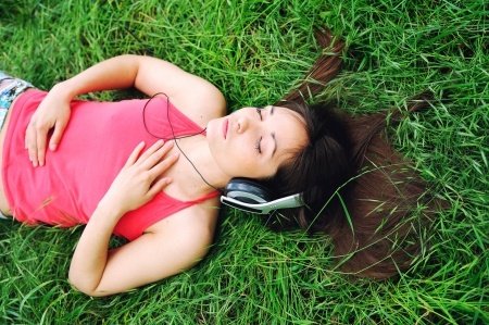 Julie_Kaylin's tweet photo. Want to live a happier, healthier, less stressed life and melt your holiday stress away? Join Meditations, Music, &amp; More! Find out more at https://t.co/mWvItSTdCK #meditation #meditations #music #happiness #affirmations #stress #stressfree #holiday #holidays #holidaystress https://t.co/RbmMSYeTe5