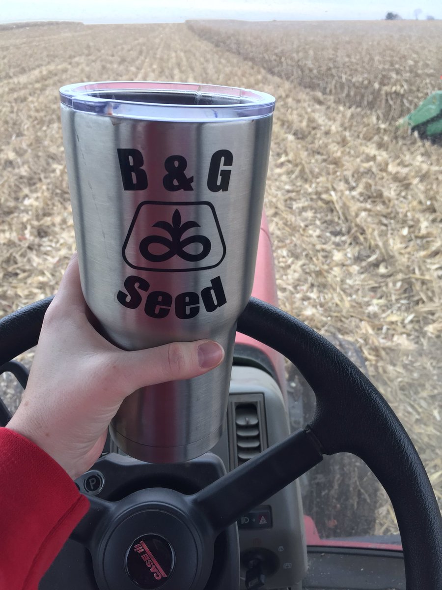RachelB_6's tweet photo. @BryanBoock still putting it to use. Mom and I love these cups! Final day of harvest requires plenty of hot chocolate https://t.co/BqMpN53ZcO