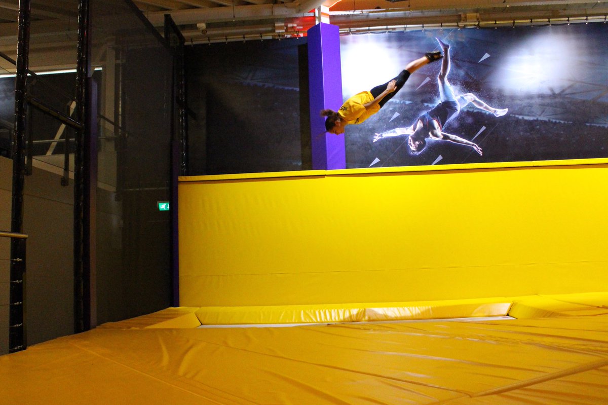 JumpsquareUTR's tweet photo. #vliegen kan echt bij @jumpsquare #trampoline https://t.co/z40U4HYIGS