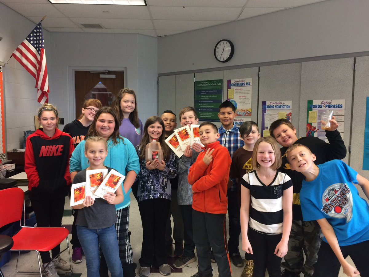 AtfreyFrey's tweet photo. @HanoverMiddle #hpsdawesome  Reading Is FUN! https://t.co/qsW2CX9Phx