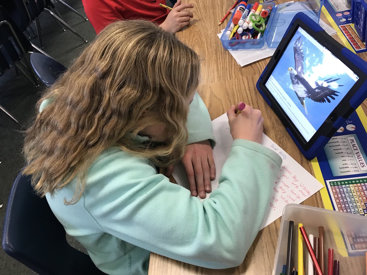 PCSD_LN5's tweet photo. Lannoye 5th Grade appreciates the men and women who protect our freedom over the holidays. Thank you for your service! #Raiderstrong #100Kthankyous https://t.co/0l94EIFQsr