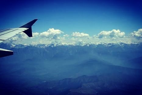 NehaUniyal's tweet photo. In winters on my way back to home, it is amazing to see the snow covered #Himalayas shining under the sun.
"Winter is coming 😈"
#WorldChildrensDay #MySoulmate #KidsTakeOver #Ashes #WorldTelevisionDay #PepsiCoCTG2017 #TigerZindaHai #KatrinaKaif #Gayatri #smsummit17 #HaarKoHarao https://t.co/qn6U42h0BH