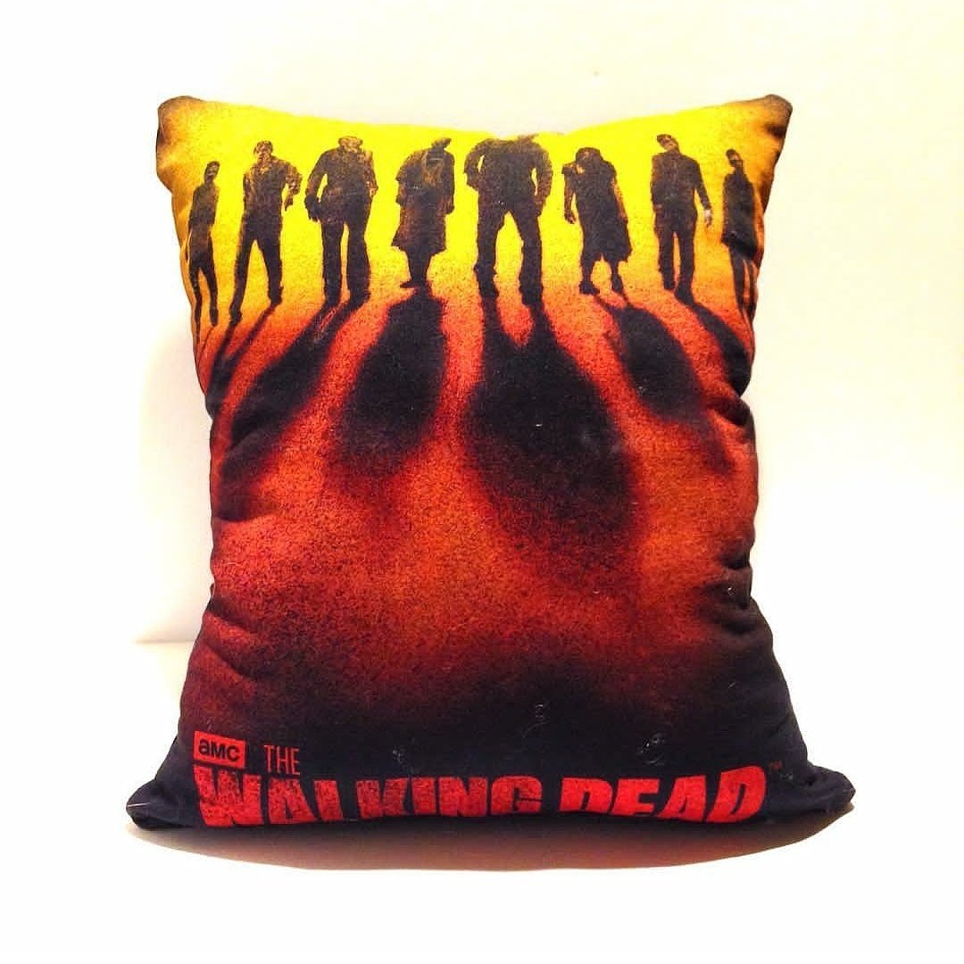 PlumpyPerfectly's tweet photo. Now available in the shop. https://t.co/a5ftwdqiug #walkingdead #TheWalkingDead #AMC #giftideas #TheWalkingDead Negan #handmade https://t.co/ACZMHlDoIM