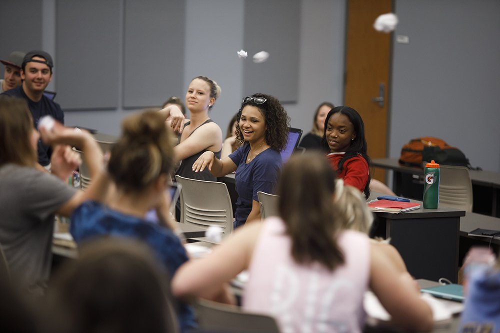 IUNewsroom's tweet photo. Inclusive classroom practices are linked to higher-order thinking and gains during college, an @NSSEsurvey finds: https://t.co/LKONDTYFsJ https://t.co/mVi51G0rIZ