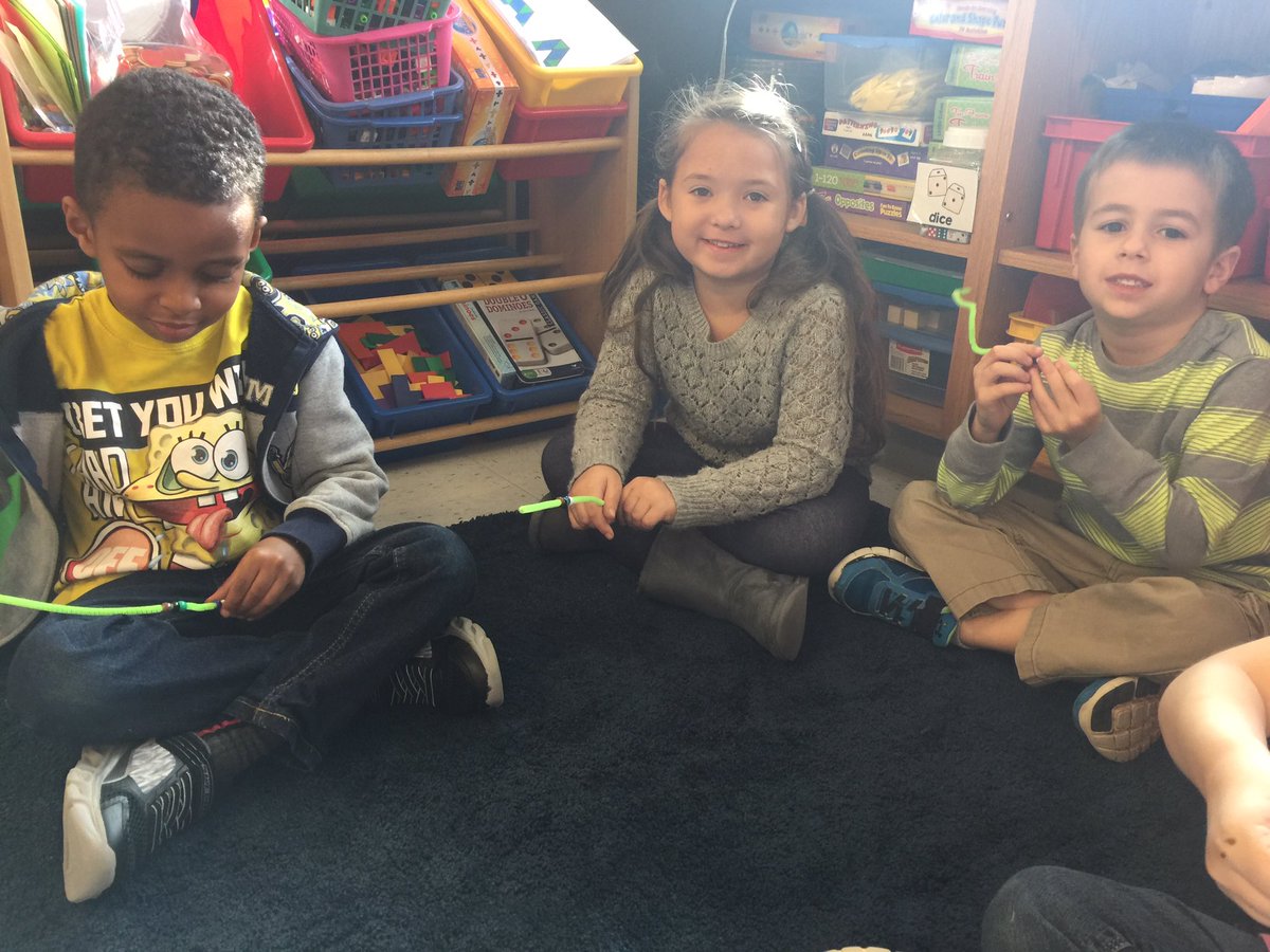 Recording Thanksgiving facts and retelling with our Thanksgiving bracelets! #HappyThanksgiving #emmakdoub #wcpsmd