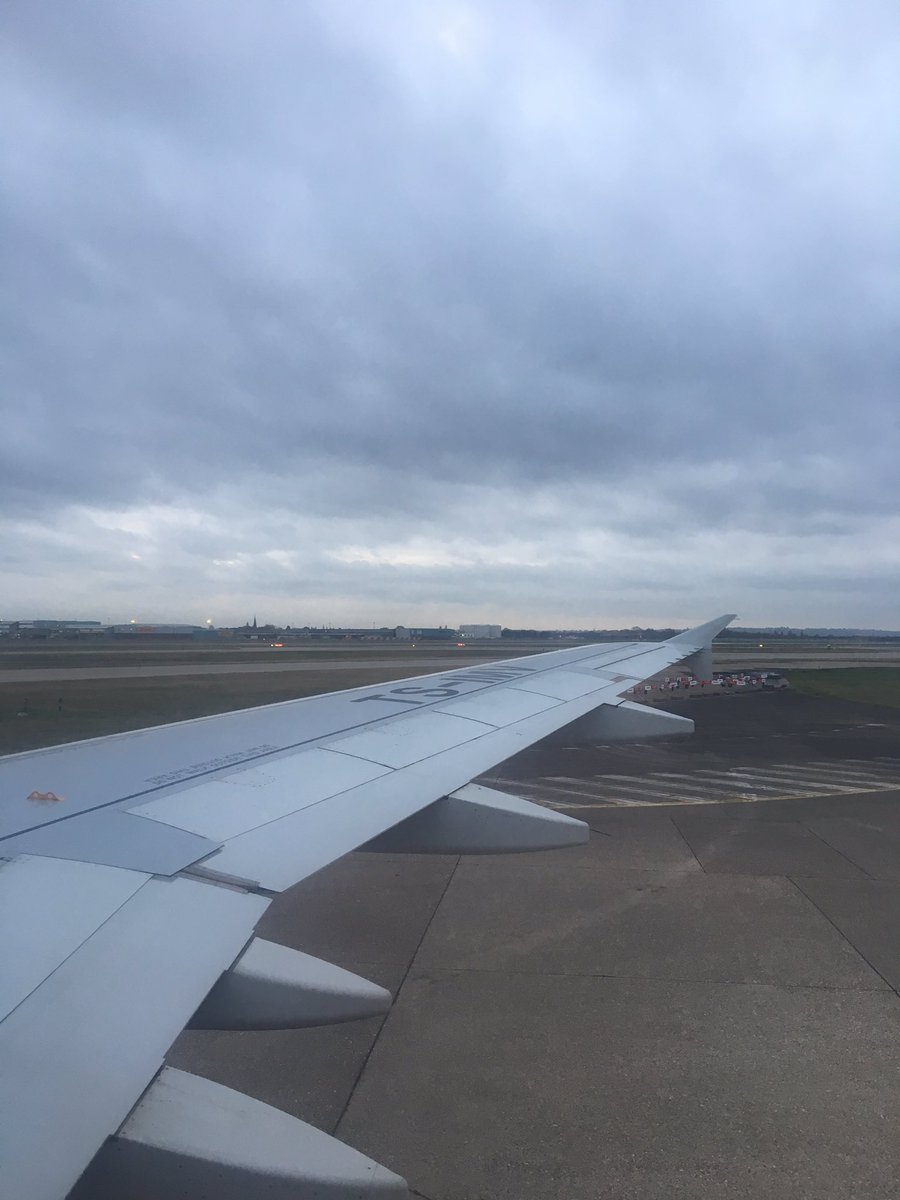 The team have landed safely back in London - it's a shame the sun couldn't join us though! ✈️🇬🇧🌞 

#ukbakingteam #tunisia2017 #festivalinternationaldupain 

<a href="/DawnFoodsUK/">Dawn Foods UK</a> <a href="/Russums/">Russums</a> <a href="/Bachmanns/">Bachmanns Patisserie</a> <a href="/TheChoughBakery/">The Chough Bakery</a> @Marriages_flour <a href="/Train2bake/">David Mizon</a> @coopswinton