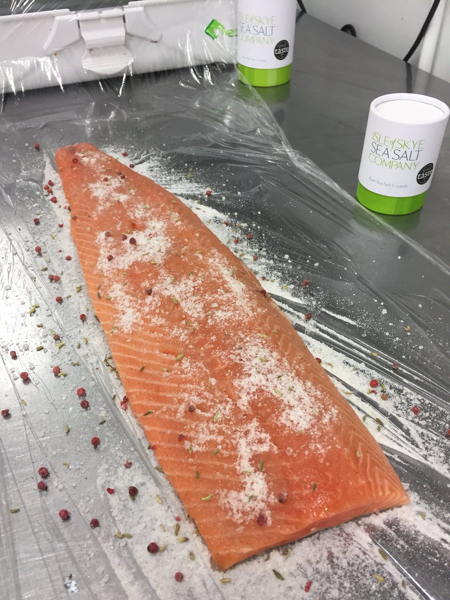 Marcello_Tully's tweet photo. Curing salmon for tomorrow’s delicious starter @kinloch_lodge #tullystoptip use a mix of 2 parts @skyeseasaltco and 1 part sugar, with a few fennel seeds and pink peppercorns #scottishsalmon https://t.co/MmWiZ4WBGG