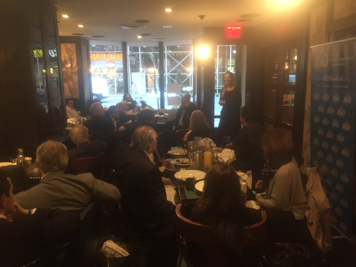 nicholas_malito's tweet photo. Thx @EmmaBWaldron for guest speaking at the @IrishBusinessNY November Biz Breakfast and for bringing an overflow crowd to @FitzpatrickNYC. Great talk on coming to NYC and being an entrepreneur. #IBO2017 https://t.co/QRI2TCA0ib