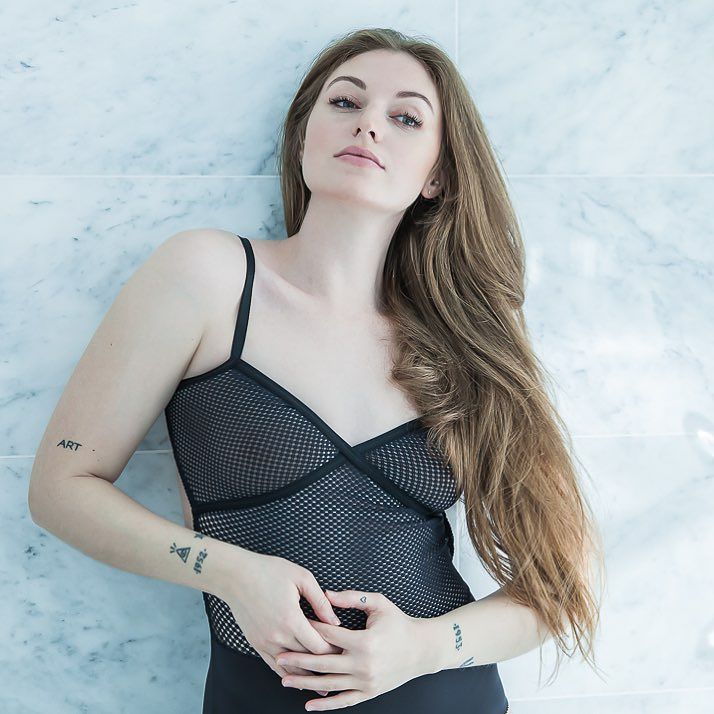kendalthompson's tweet photo. Feels. ☁️ photo by @brookewedlock  dressed in @stolemyheart_to https://t.co/X9Ok73BLbf