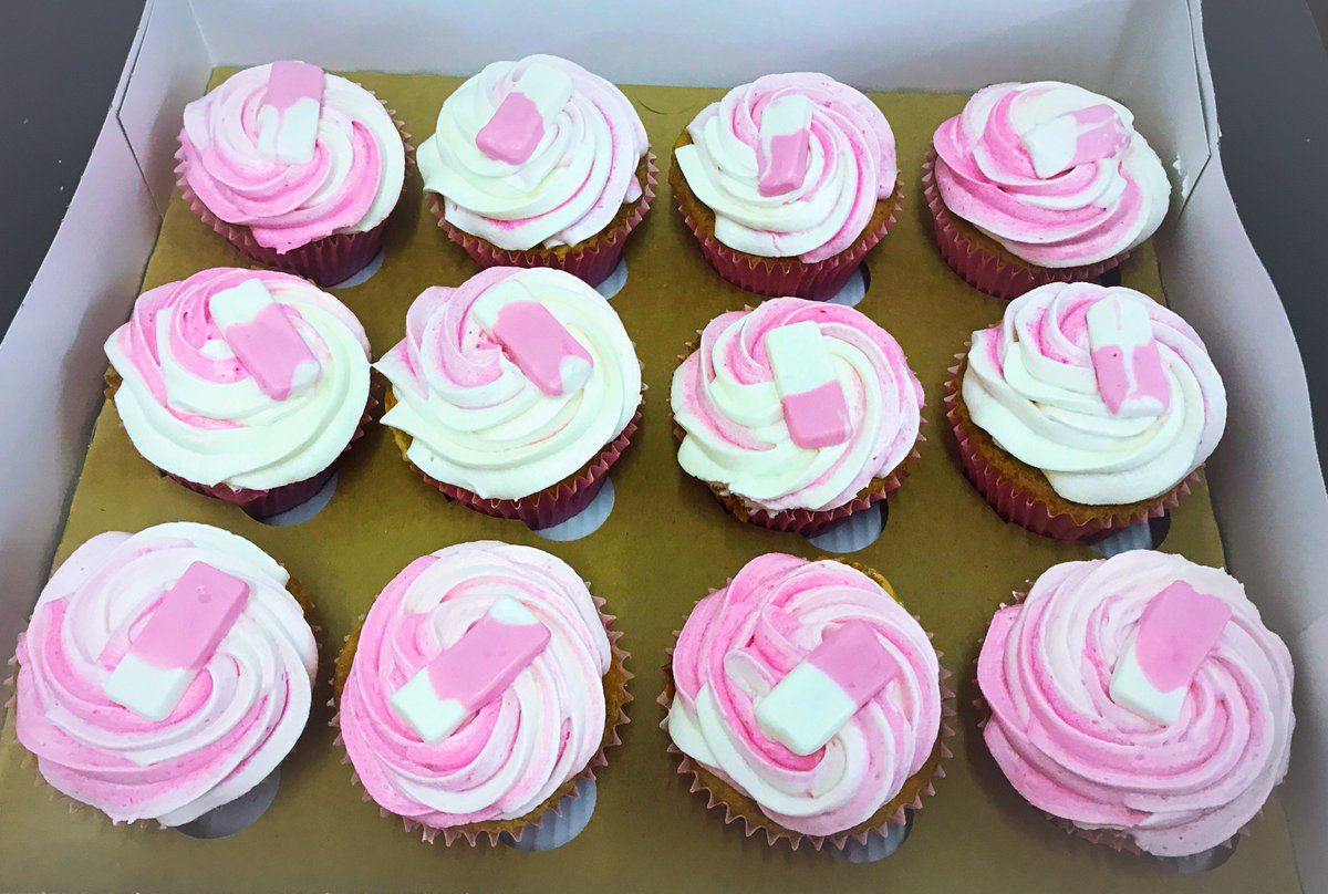 snugglemuffin_'s tweet photo. Who else is obsessed with Squashies?! Did you know you can dream up your own cake design, order and collect in our Buchanan Galleries store? https://t.co/lYsgQwygOS
