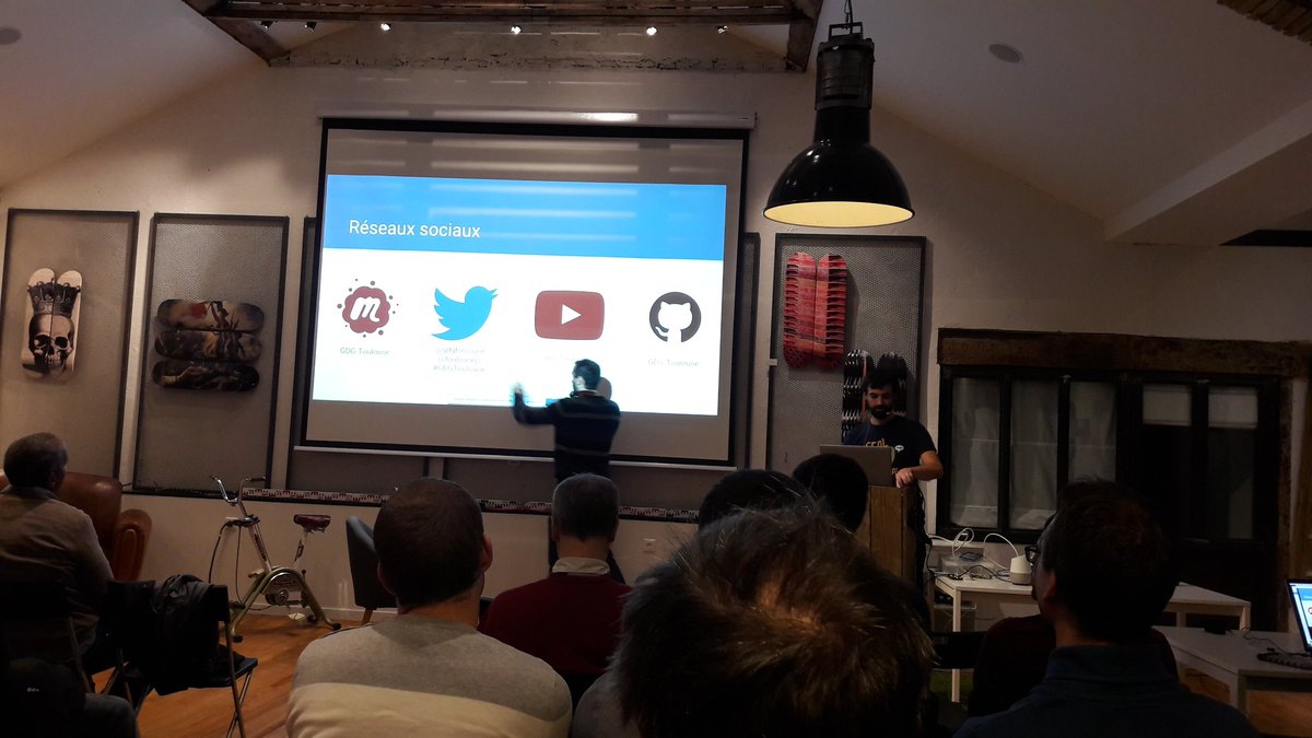 Tactless7's tweet photo. Et si ce soir on parlait Domotique avec le @GDGToulouse ? #GdgToulouse https://t.co/2YzMvkKS00