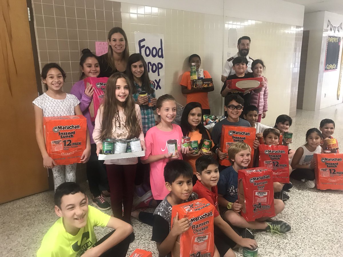 mrsQuintanilla1's tweet photo. Social, cultural and environmental responsibility! #7competencies #empathy #keepgiving #mustangsuperstars https://t.co/V6a4IaWBhr