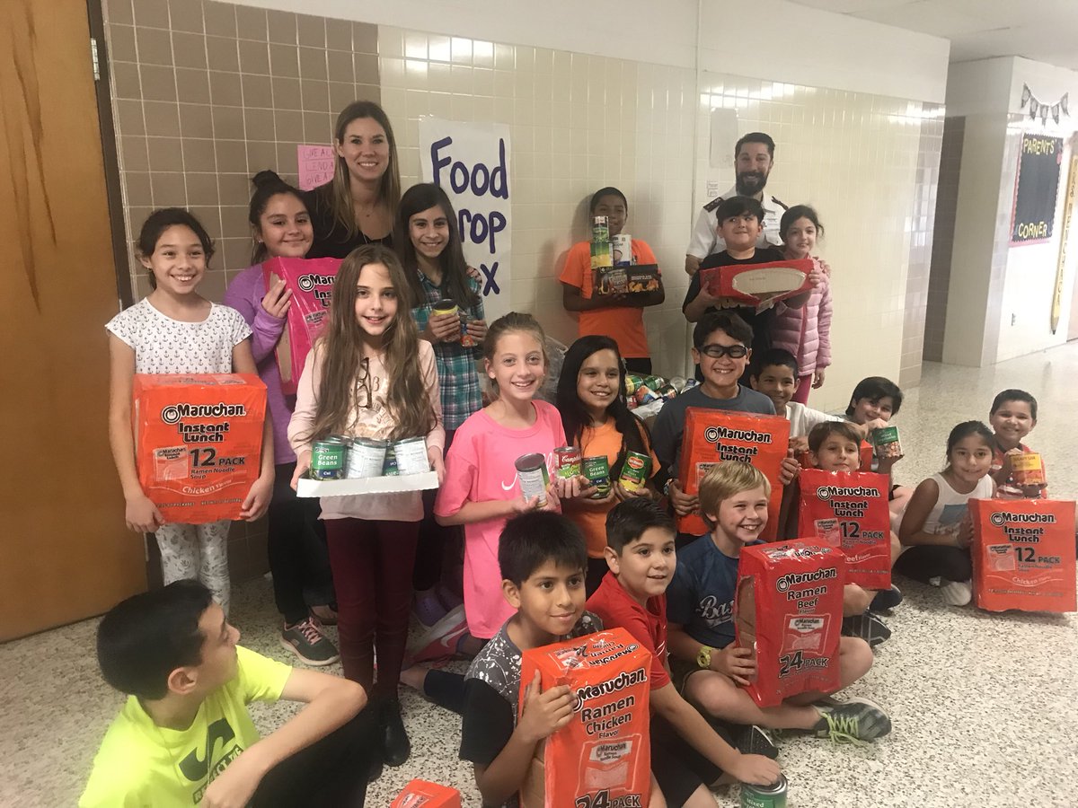 mrsQuintanilla1's tweet photo. Social, cultural and environmental responsibility! #7competencies #empathy #keepgiving #mustangsuperstars https://t.co/V6a4IaWBhr