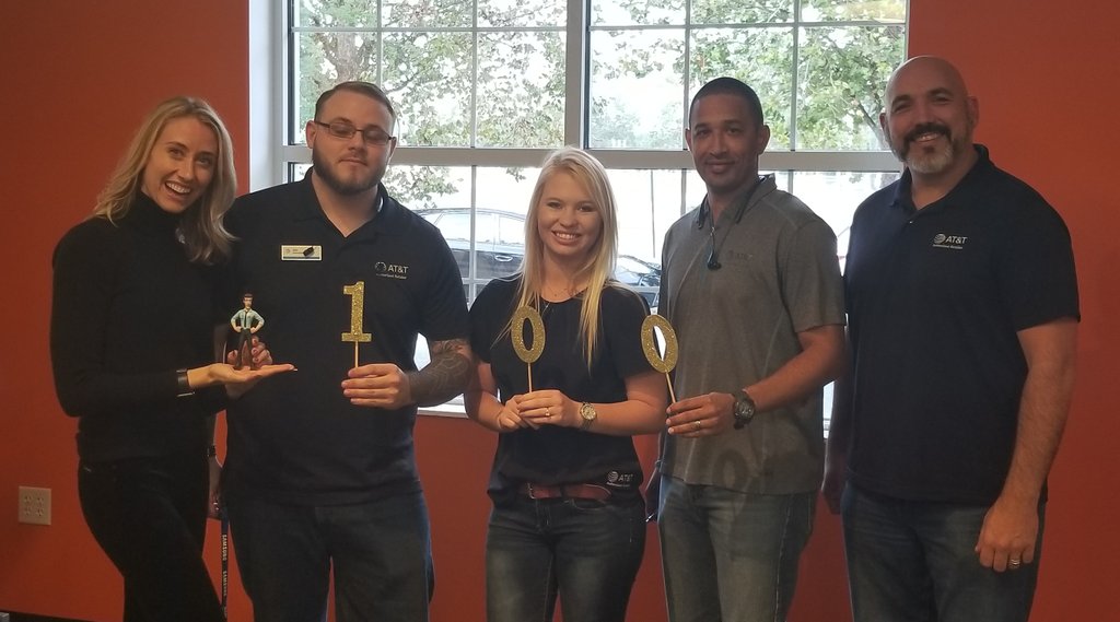 gauvin_bryan's tweet photo. Congrats 2272 Eustis and Jon DeLeon with a 100 line cru deal. Congrats Jon first bam in Florida to Max out his bonus @leilaspwyATT @Jay_Walker8 @scottgrosk @bbowen24 https://t.co/hg1sDomBS8