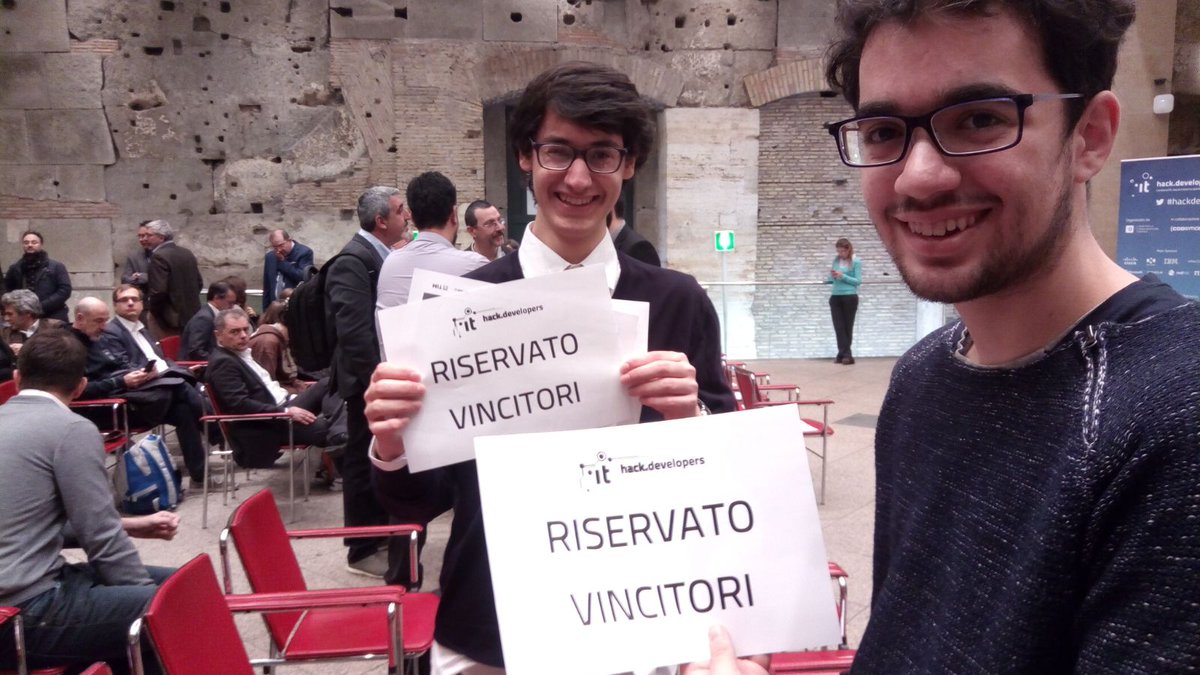 elioscam's tweet photo. Altre foto dalla #premiazione di oggi al #TempiodiAdriano. #HackDev17 #digitalizzazionePA #agendadigitale https://t.co/I97VnOScFV