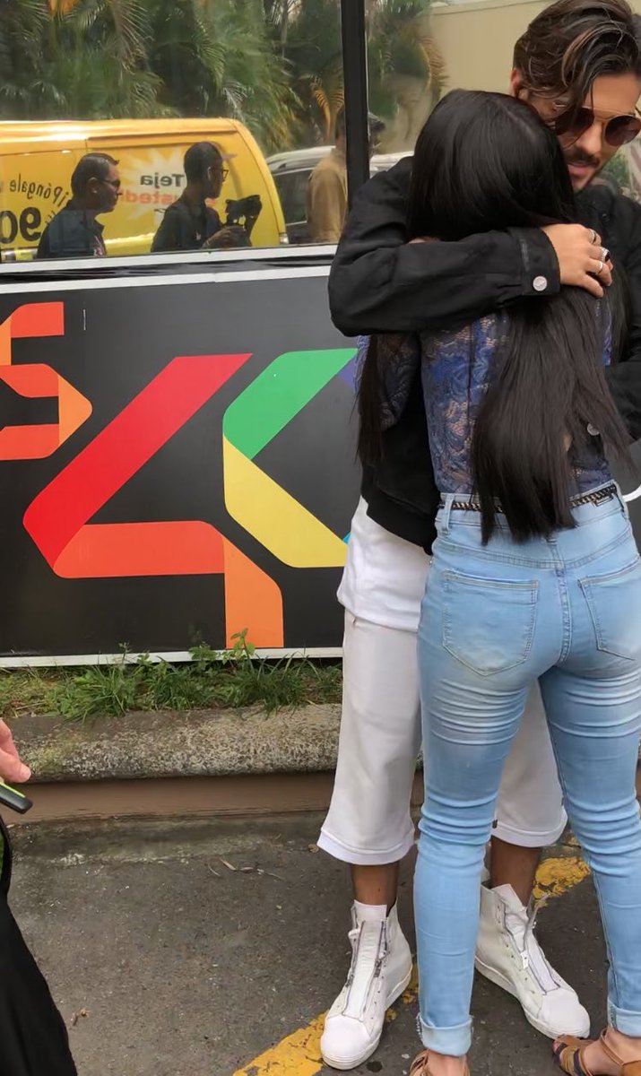 Nicol_FC13's tweet photo. @AbrahamMateo cuando deseas algo de verdad tarde o temprano se cumple, 4 años después te abracé, muchas gracias por todo, nunca sabré como agradecerte tanto, eres increíble, te quiero❤️ https://t.co/lo2CBgybL7
