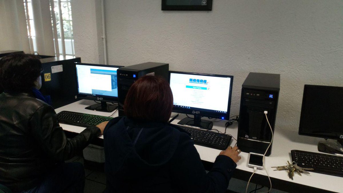 ConalepTlalne2_'s tweet photo. Docentes y Administrativos en la capacitación en línea de office 365 en el Programa Operativo Anual Docentes Capacitados en el uso de las TIC´s. @SeducEdoMex @juanjmillanm @Memo_Legorreta @Enrique_MenV @vanessamenchaca https://t.co/6Lf5AV6GII
