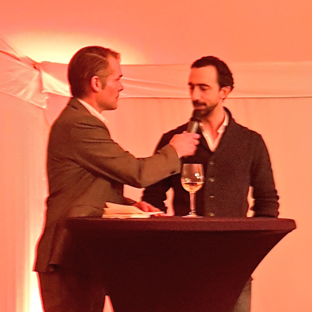 Gastheer Maarten Bostyn van Isola blikt terug op zijn overwinning! #jci #award #2018