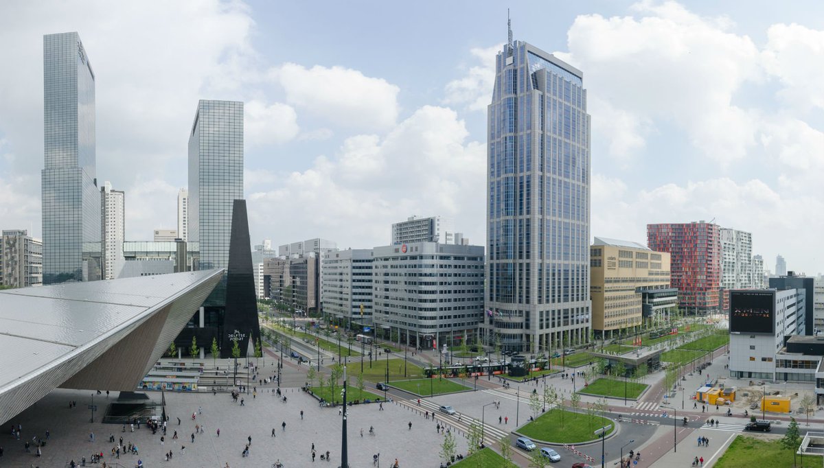 Groei aantal bewoners en bedrijven in de #binnenstad. En bezoekers en bewoners geven het centrum een hoger cijfer. Belangrijkste cijfers uit de #Binnenstadsmonitor 2017: bit.ly/2B0JDKx #Rotterdam