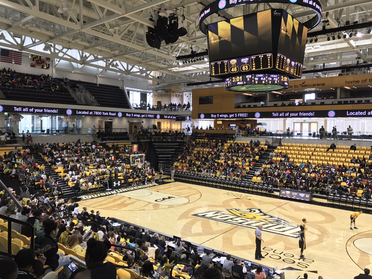 BGELibrary's tweet photo. THANK YOU @Towson_WBB for inviting our 4th and 5th graders to your game... we had a blast! 🏀 🐯 https://t.co/3P7zGIOqaD