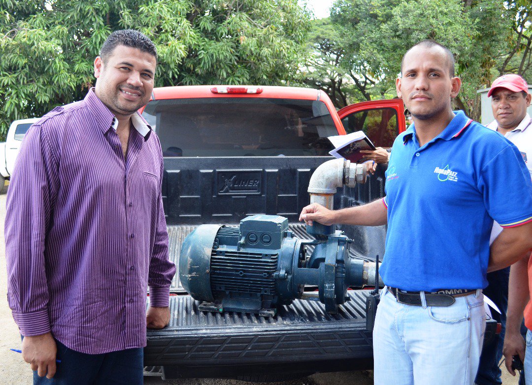 Hidropaezca's tweet photo. #Enterate📣 Hoy visita del candidato de la patria a la alcaldía de #chaguaramas @manuelgarcia1985 a @hidrologicapaezguarico en un sólo gobierno se realizó la entrega de motor monoblock de 25hp parq mejoras del servicio de agua potable, para el beneficio de más de 400 familias. https://t.co/nXiWRn4oZU