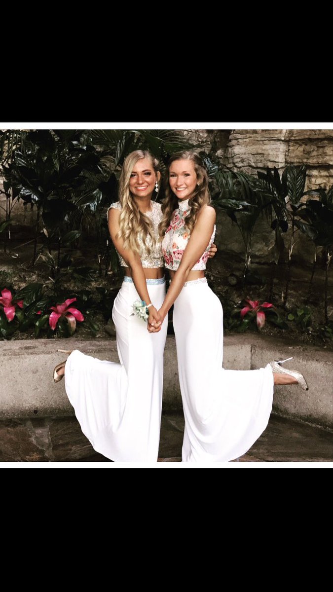 MadisonAndela's tweet photo. Happy 18th @AllieWidick 🎉 Hope you have a great bday ilysm💓💟 https://t.co/R4Thn28jjX