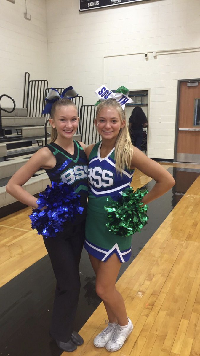 MadisonAndela's tweet photo. Happy 18th @AllieWidick 🎉 Hope you have a great bday ilysm💓💟 https://t.co/R4Thn28jjX