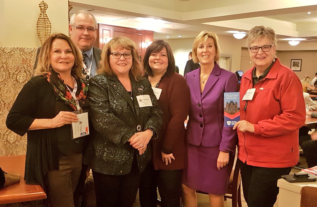 Thank you to <a href="/LaurieScottPC/">Laurie Scott</a> for joining us for breakfast this morning and supporting our issues. #ORPC2017 #HomeOwnershipMatters