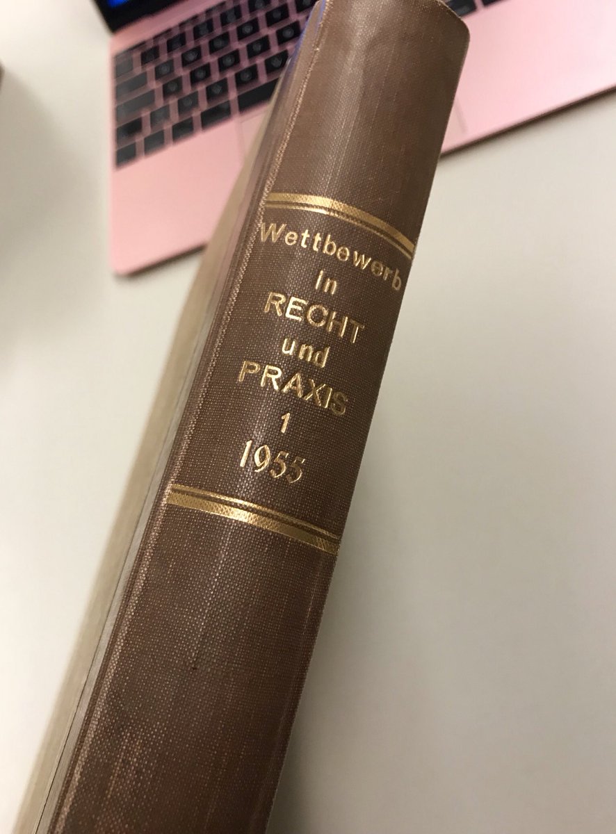 rainuwi's tweet photo. Die @W_R_P vom @dfv_de gestern und heute: #Erstausgabe Heft 1-1955 in gebundener Form und als wohlgehütetes Erstausgabe-Originalheft. #Bibtweet #Fundstueck #altesPapier #Traeumchen 😍 Das heute erschienene aktuelle Heft 12-2017 kann sich aber auch sehen lassen😉 @TorstenKutschke https://t.co/vNLlz15KeG