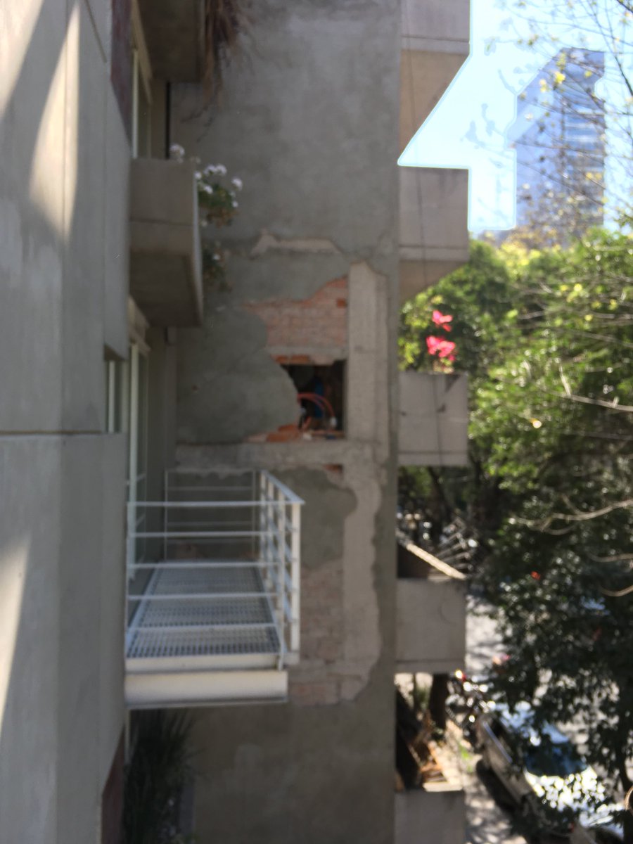 maria_saiz_'s tweet photo. @CynthiaMurrieta Rio Nilo 80 Col. Cuauhtémoc trabajando sin proteger la colindancia en RIESGO transeúntes y la entrada peatonal y vehicular, nos puedes ayudar? https://t.co/LDgqmSW1kt