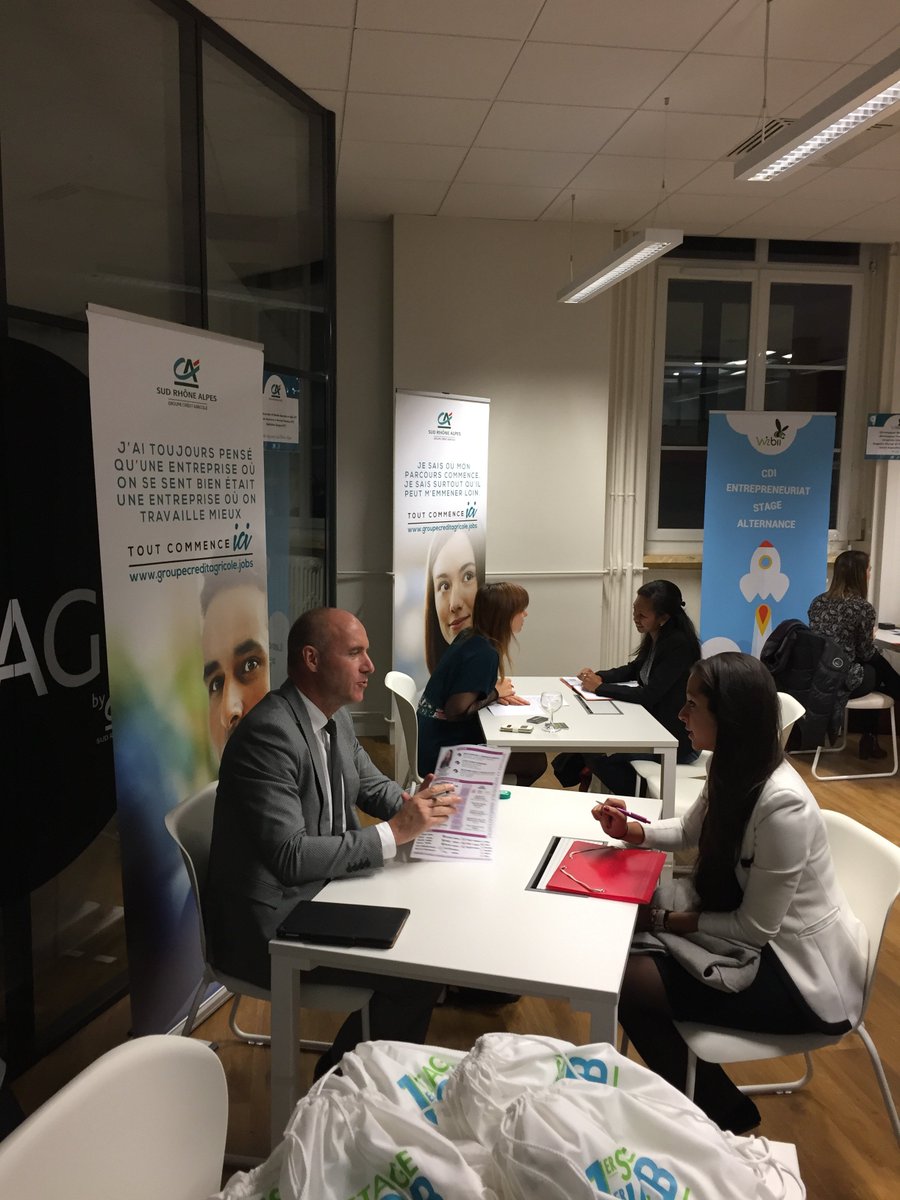 Plus de 65 jeunes sont venus chercher leur #1erStage1erJob au <a href="/VillageCASRA/">Le Village by CA Grenoble</a> auprès des #entreprises &amp; #startup locales 🤞Bonne chance à tous ! @wizbii_FR <a href="/Photoweb_fr/">Photoweb</a> <a href="/leroymerlinfr/">Leroy Merlin</a> <a href="/ARLYNKSuite/">social@arlynk.com</a> <a href="/iskn_co/">iskn</a> <a href="/GroupeHardis/">Hardis Group</a> #Sarawak #Miams #LaCompagnieDuRiz