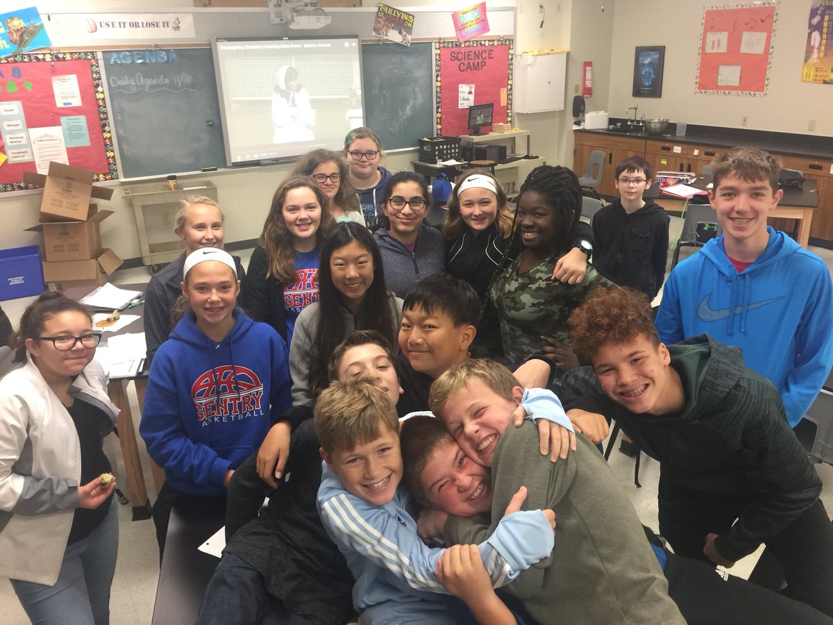 SchnakeMichelle's tweet photo. How does a turkey timer work? Why do we eat mashed potatoes instead of mashe paper towels?  How do muffins rise? The chemistry of thanksgiving borrowed from a chem professor!  Period 2 didn’t enjoy tasting paper towels or potatoes. https://t.co/9Rxw1OHvQT