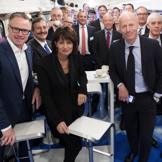 Erster Digitaltag: Schweizer Bevölkerung erlebt #Digitalisierung hautnah - 150 000 Besucher, u.a. in den #SBB Bahnhöfen Zürich HB, Genf, Lugano und Chur.
digitalswitzerland.com/wp-content/upl…
#DigitalDay #sbbcffffs