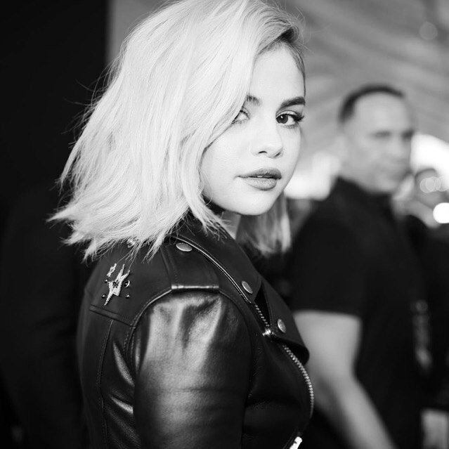 markovka769's tweet photo. Я в восторге, спасибо @selenagomez , ты всегда вдохновляешь! ❤❤❤❤❤ ❤
#ARMYxAMAs #AMAs #Ama2017 #AmericanMusicAwards #SELENAxAMAs #SelenaGomez #mylover #Wolves #WolvesMusicVideo #marshmallow https://t.co/gv2PSdMQZt