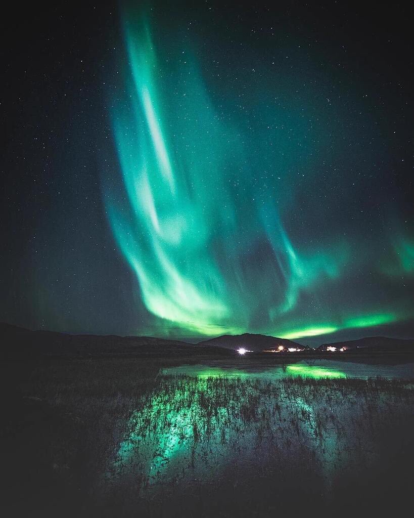 GossipRoomOff's tweet photo. La Norvège et ses aurores boréales 😍🇳🇴💫 https://t.co/GDDvu3r89S
