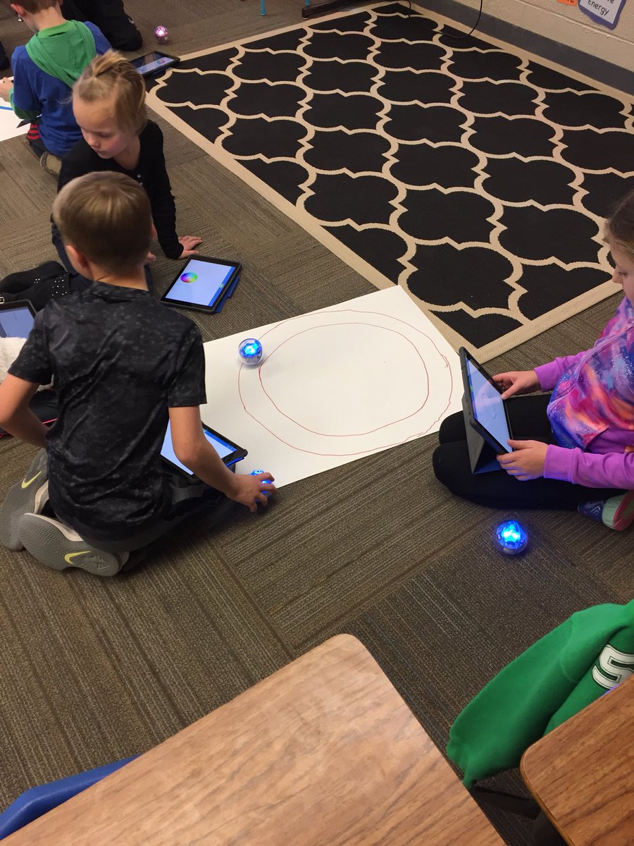 tenille_bakko's tweet photo. Programming our Sphero today in 2nd grade. #innovatend https://t.co/nziDybafcI
