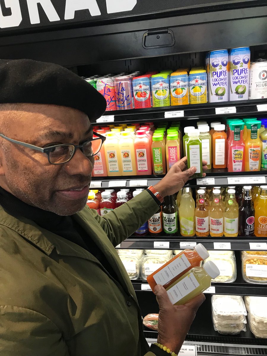 CelebBootblack's tweet photo. Celebrity Bootblack goes “crazy” over #cosmicjuiceclub #allnatural  #UnionKitchenGrocery @juicecosmic #organicjuice #coldpressed https://t.co/oyedsUsZ4b