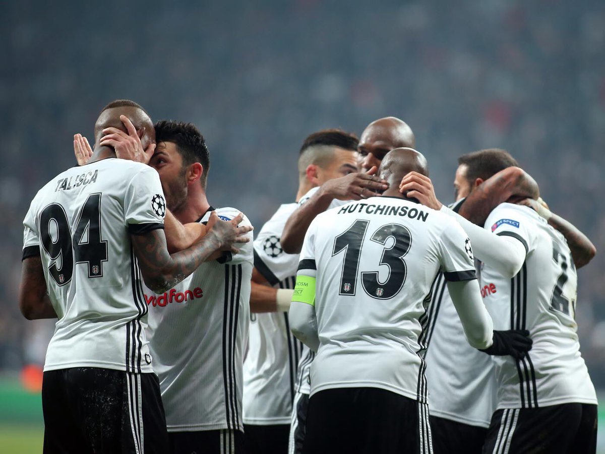 Besiktas's tweet photo. Grubumuzda 11 Puana Ulaştık 👏
Son 16 Turuna Kaldık 😁
Bugün Bir Tarih Yazdık! 💪

#Beşiktaş #UCL https://t.co/IjD35v1cv4