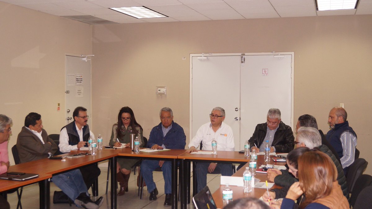 SEFIRC_COAH's tweet photo. Reunión de trabajando con el equipo de transición de @SEDECTCoahuila dando seguimiento al Sistema Entrega-Recepción #CoahuilaElOrgulloDelNorte https://t.co/3xNkFHF9aE