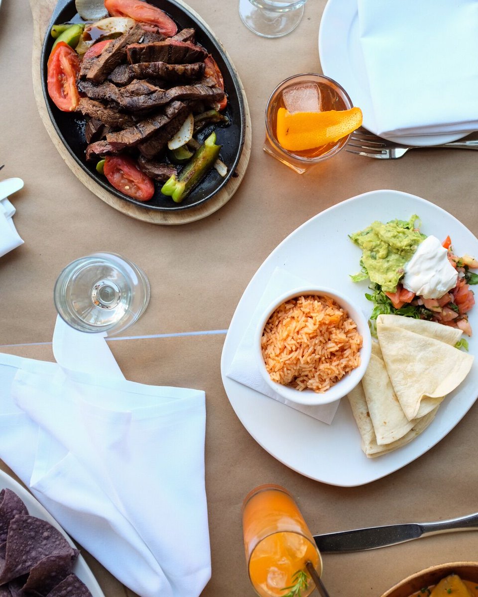 Week day blues in full force 💤 Escape the office for some lunchin' 🌮