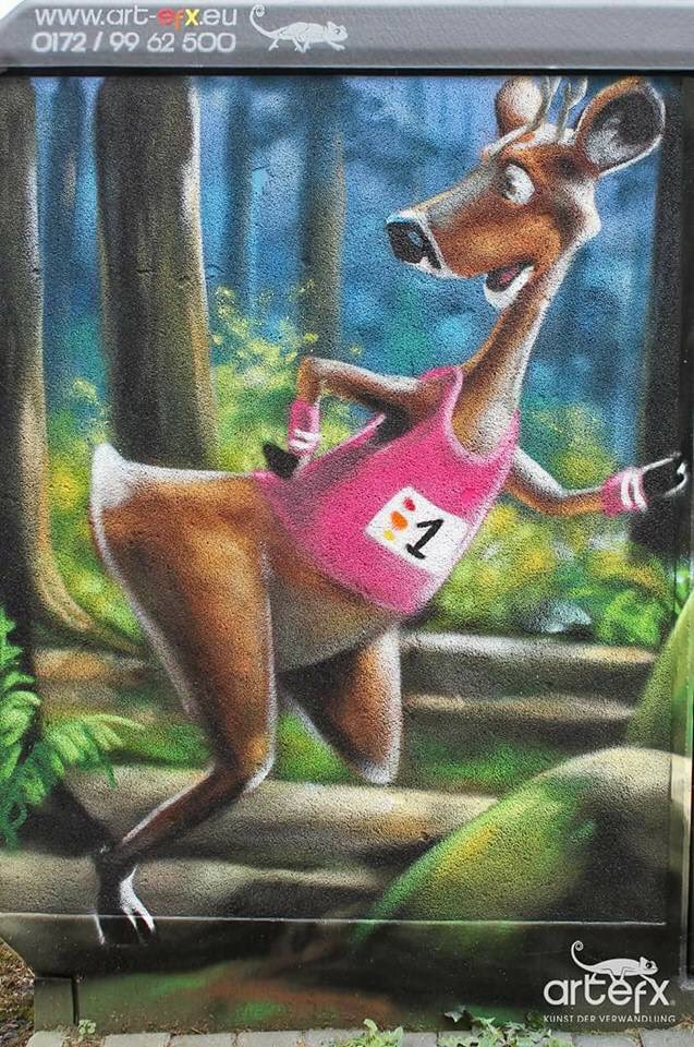 CoraLandshuter's tweet photo. Das #Wettrennen der #Tiere startet jetzt offiziell in #Kaierde Flecken #Delligsen am örtlichen #Kindergarten #Trafokunst https://t.co/bJdyCVrIFb