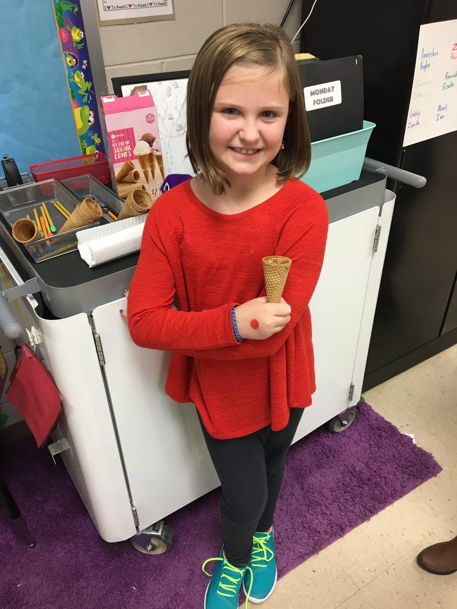 Oesjackets's tweet photo. 3rd grade read about famous inventors, then shared what they learned by creating their version of a wax museum. #oesjackets https://t.co/gb6fGlshhk