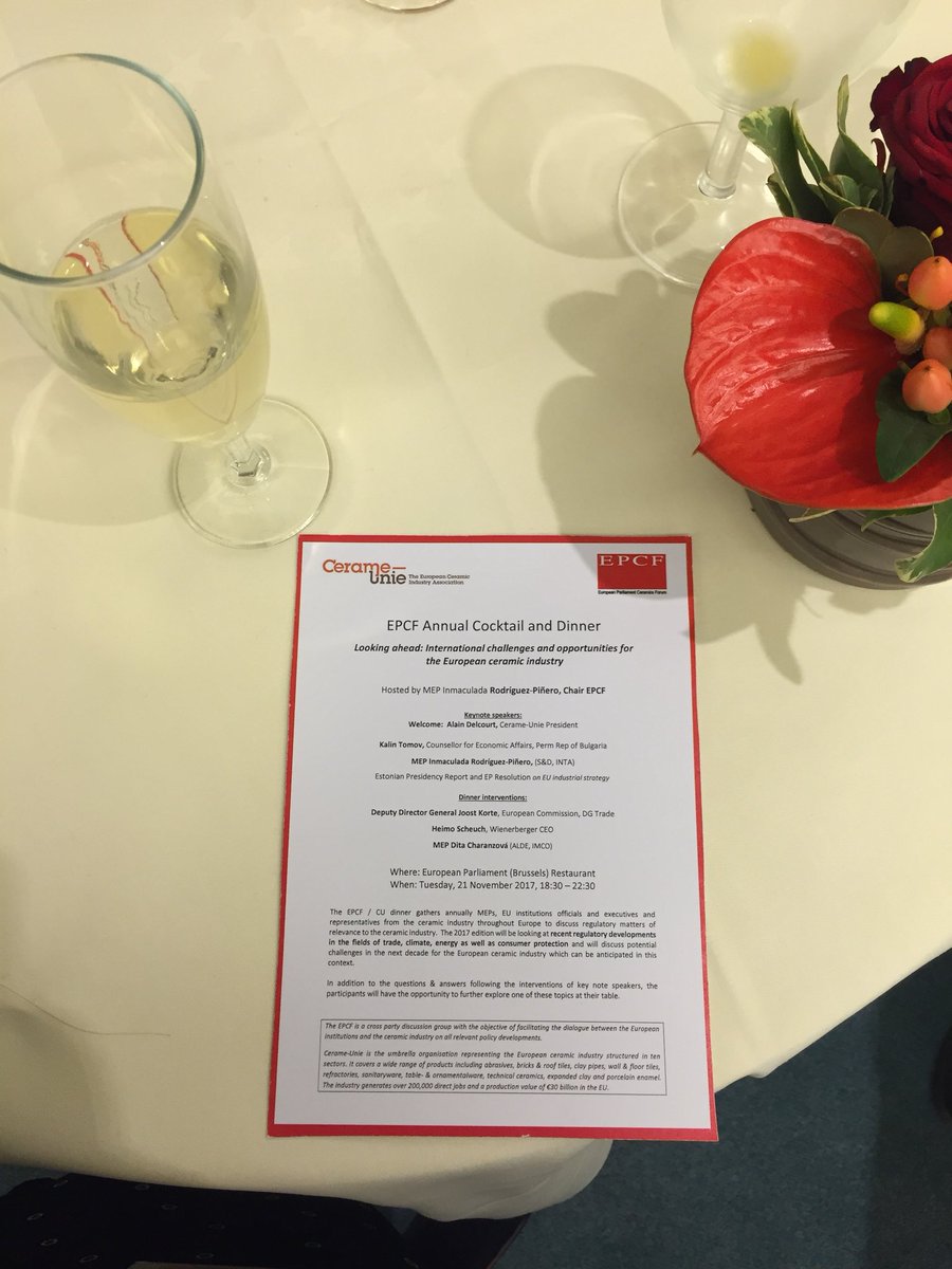 CerameUnie's tweet photo. The 2017 #EPCF annual cocktail and dinner has just began! And we are delighted to be with our members and EPCF members this evening! #ECD17 https://t.co/OM06HwZyPv