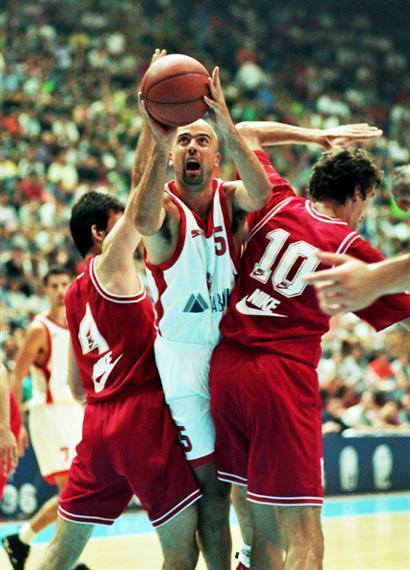 DPLaThaWkAIHPWf.jpg:large