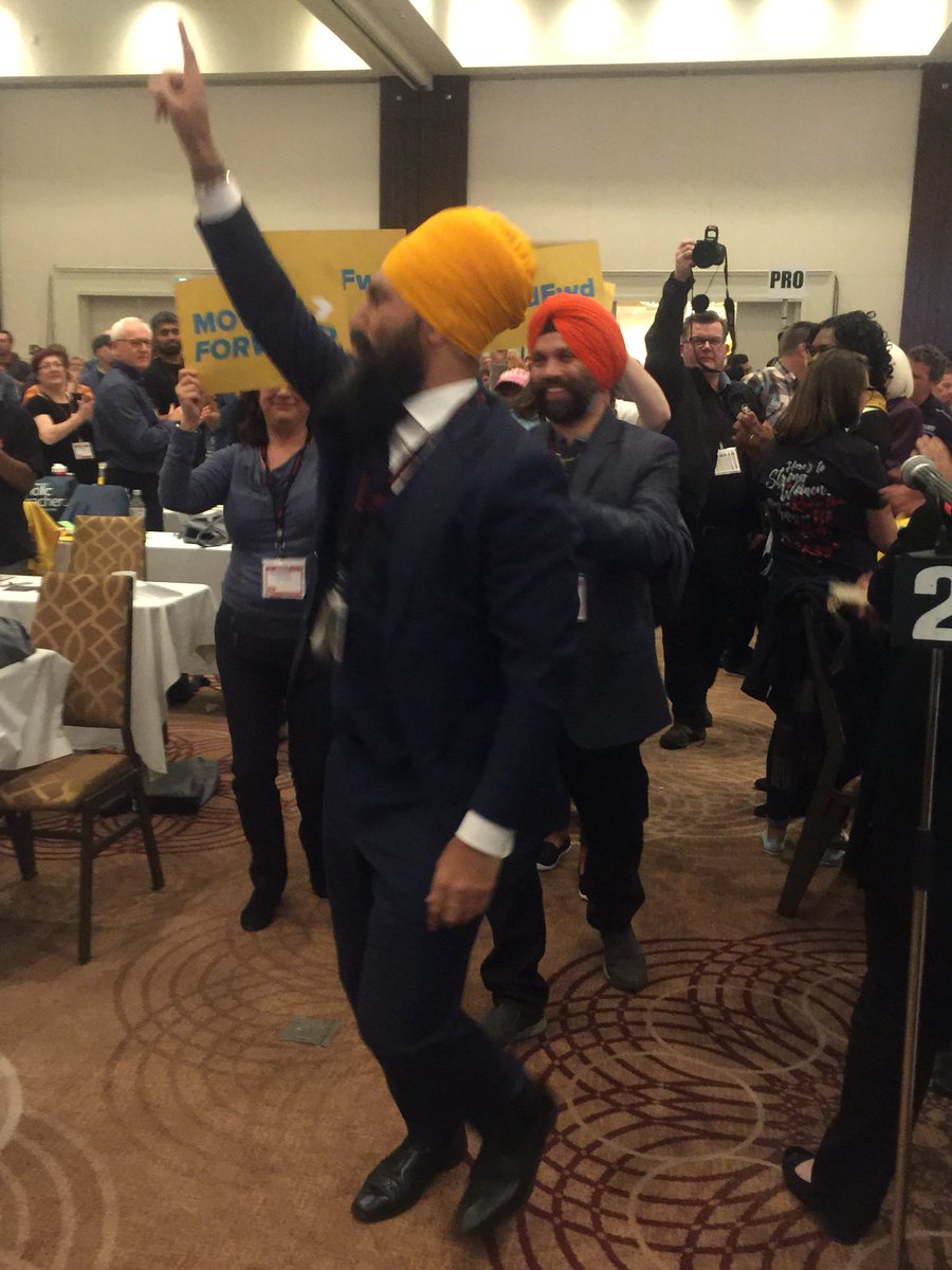 OFLabour's tweet photo. @theJagmeetSingh dances into the #PowerON convention.#ONpoli #CanFed https://t.co/AGX1JVKp4W